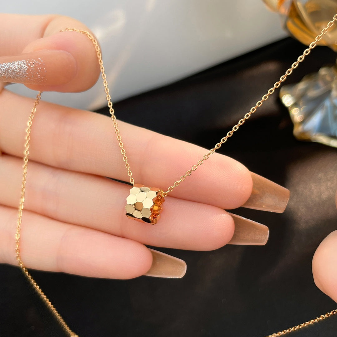 [sparkle Jewelry ]BEE MINI NECKLACE