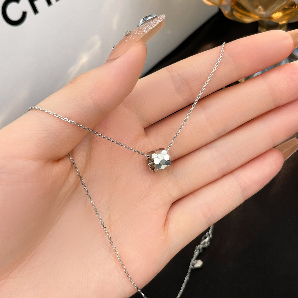 [sparkle Jewelry ]BEE MINI NECKLACE