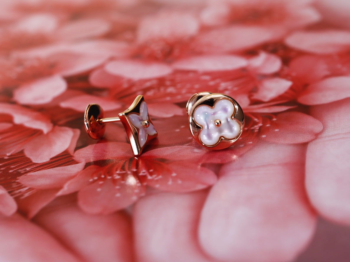[Sparkle]STAR AND SUN ROSE GOLD MOP STUD EARRINGS