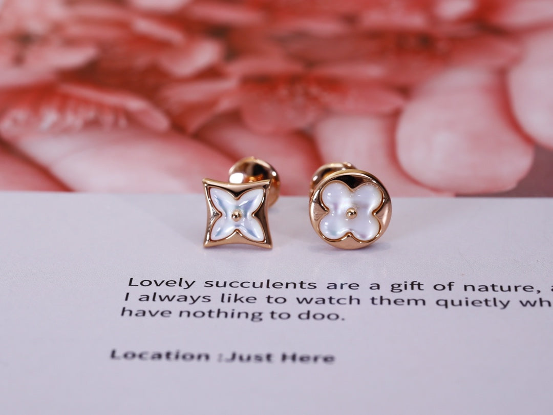 [Sparkle]STAR AND SUN ROSE GOLD MOP STUD EARRINGS