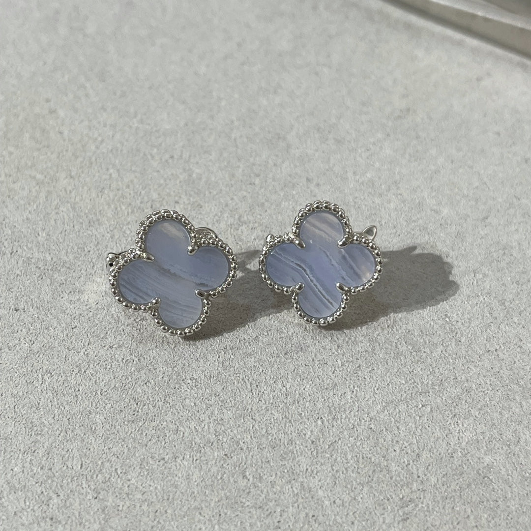 [sparkle Jewelry ]CLOVER CHALCEDONY SILVER STUD EARRINGS