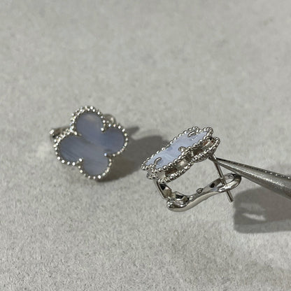 [sparkle Jewelry ]CLOVER CHALCEDONY SILVER STUD EARRINGS