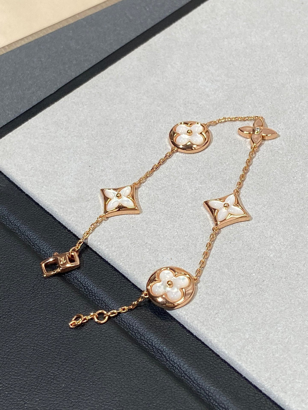 [sparkle Jewelry ]STAR AND SUN 5 MOTIF MOP PINK GOLD BRACELET