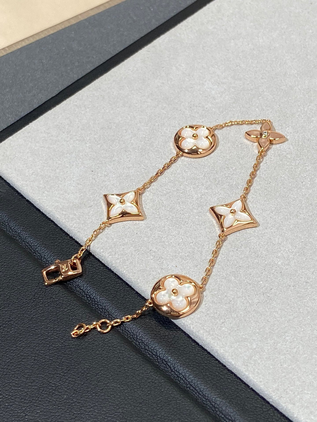 [sparkle Jewelry ]STAR AND SUN 5 MOTIF MOP PINK GOLD BRACELET
