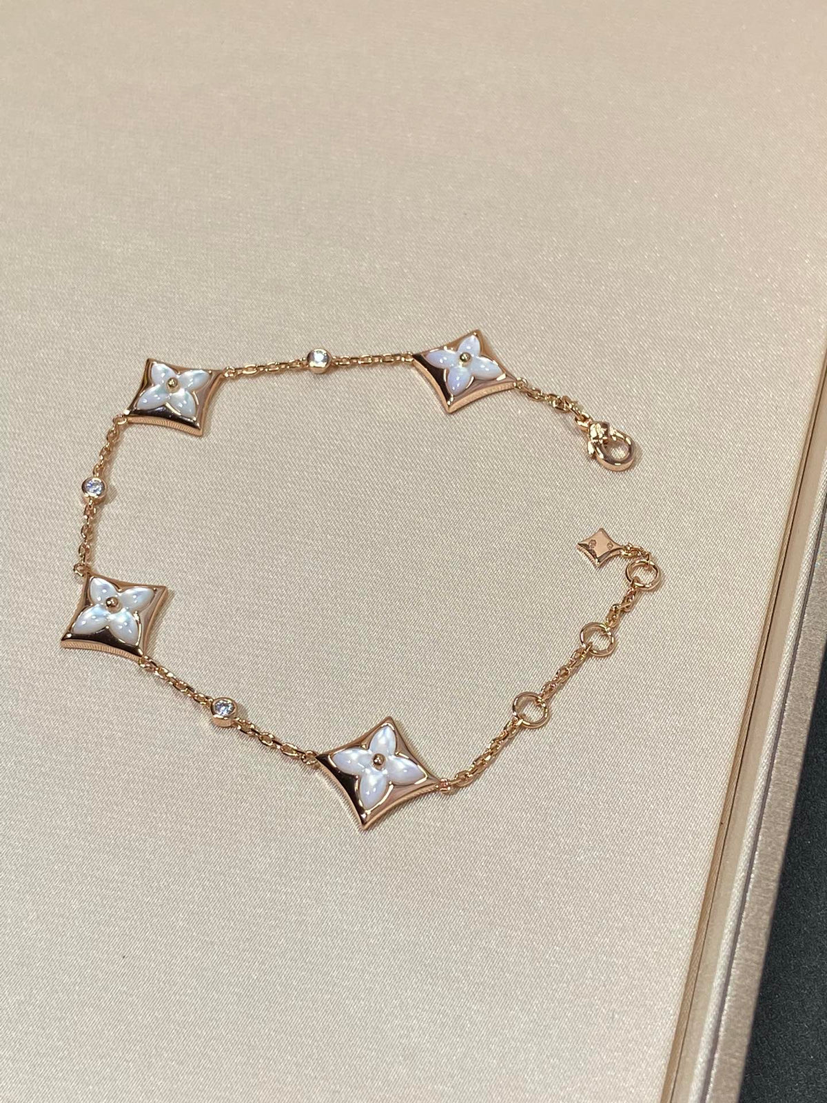 [sparkle Jewelry ]STAR 4 MOTIF MOP DIAMOND PINK GOLD BRACELET