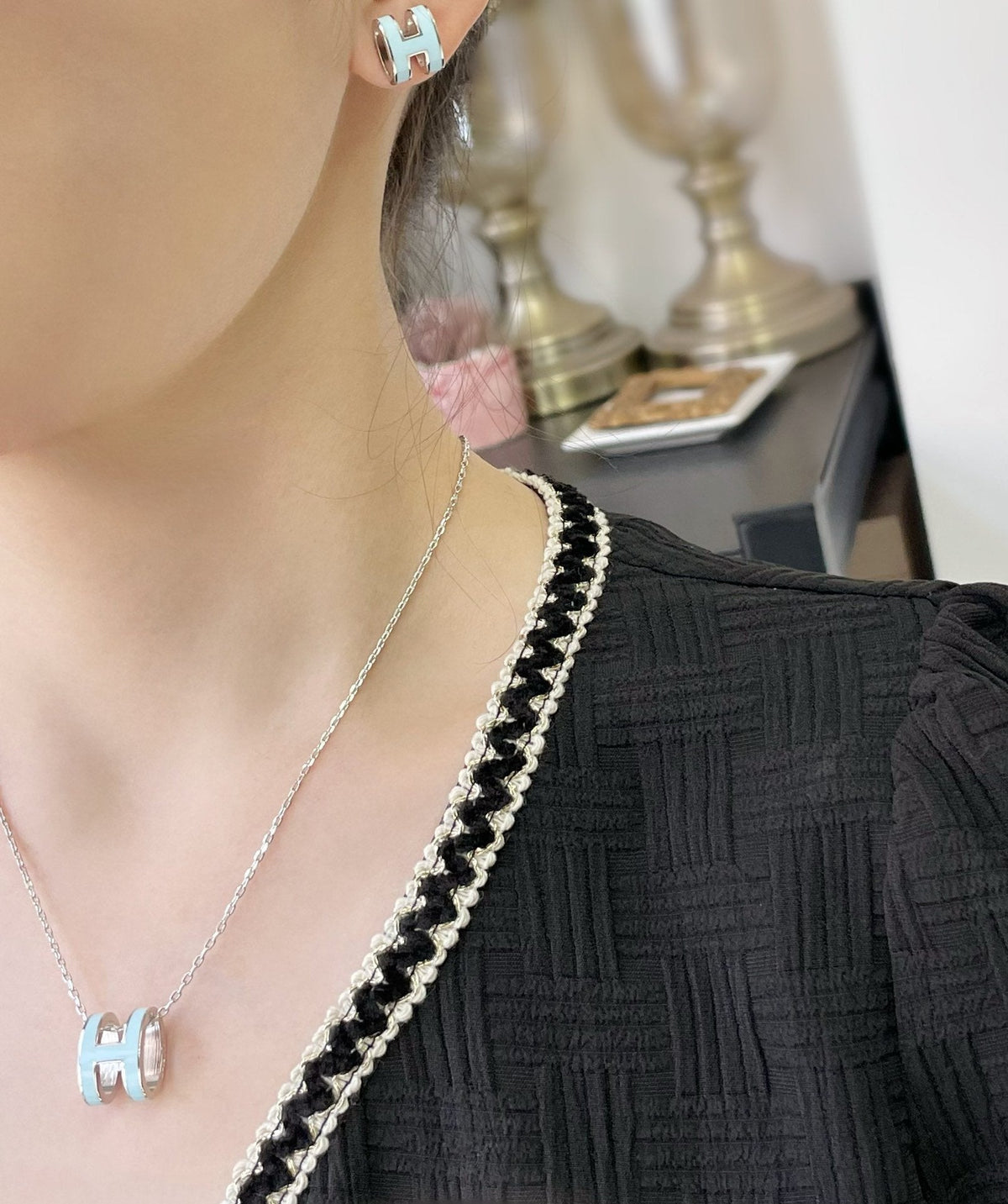 [sparkle Jewelry ]POP H SKY BLUE STUD EARRINGS