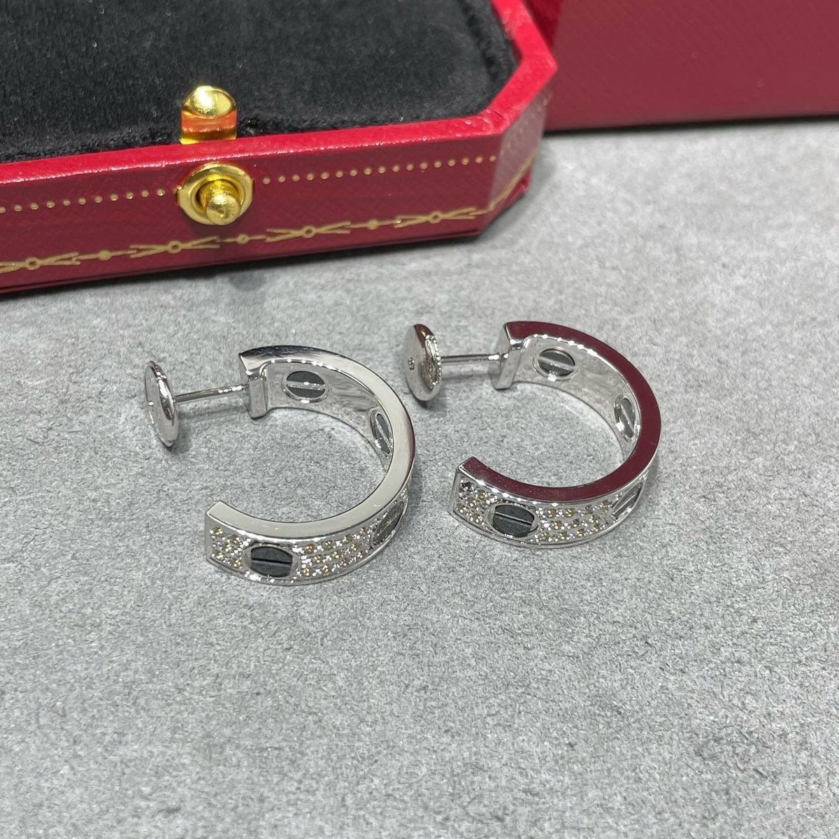 [sparkle Jewelery]LOVE CERAMIC DIAMOND PAVED SILVER EARRINGS