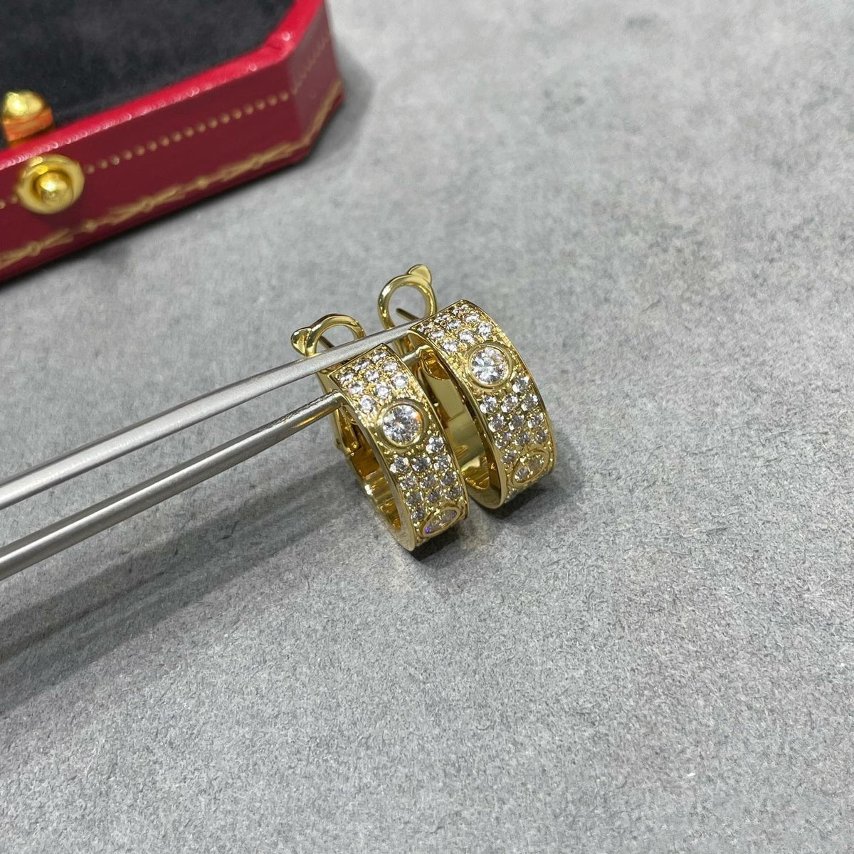 [sparkle Jewelery]LOVE 5.5MM DIAMOND PAVED EARRINGS