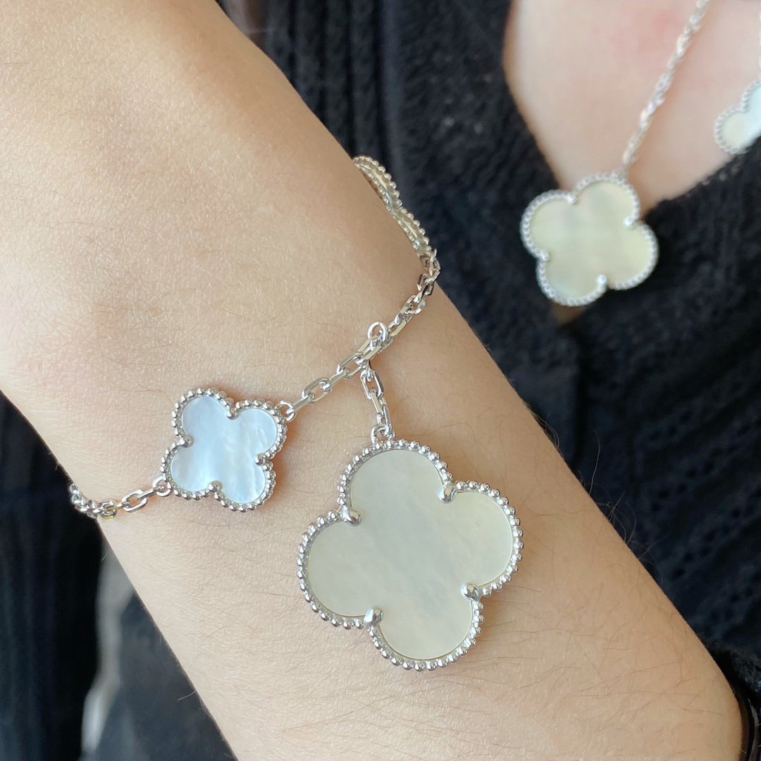 [sparkle Jewelry ]CLOVER 5 MOTIF WHITE MOP SILVER BRACELET