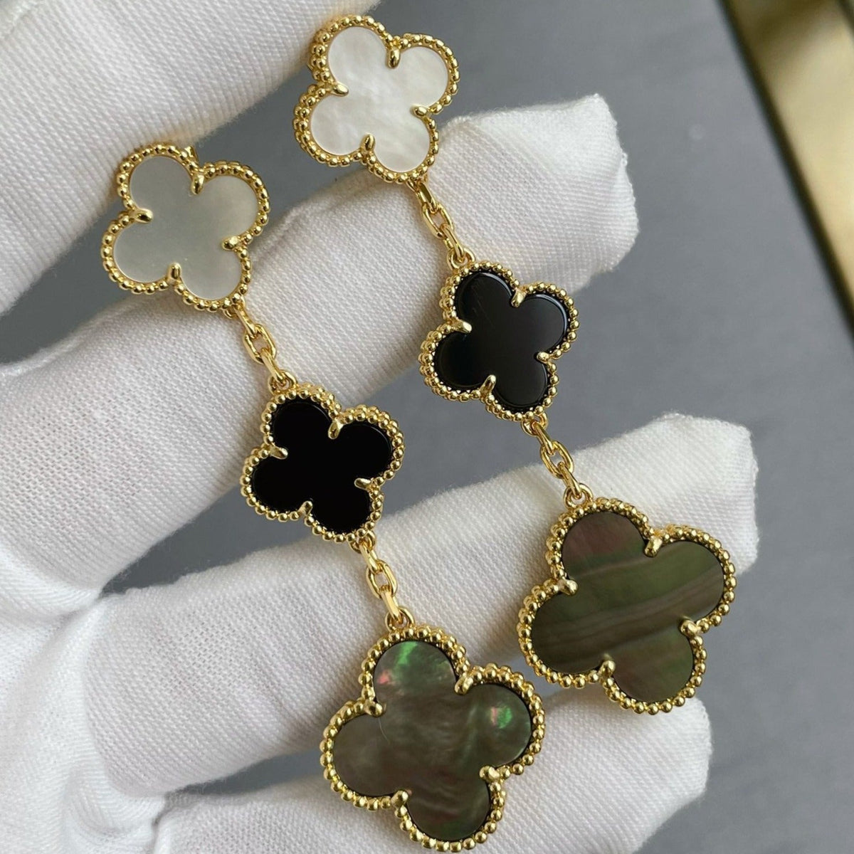[sparkle Jewelry ]CLOVER 3 MOTIF MOP ONYX DARK MOP PINK GOLD EARRINGS