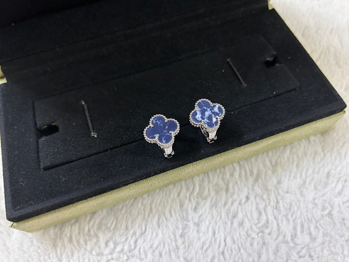 [sparkle Jewelry ]CLOVER PIETERSITE MEDIUM STUD EARRINGS