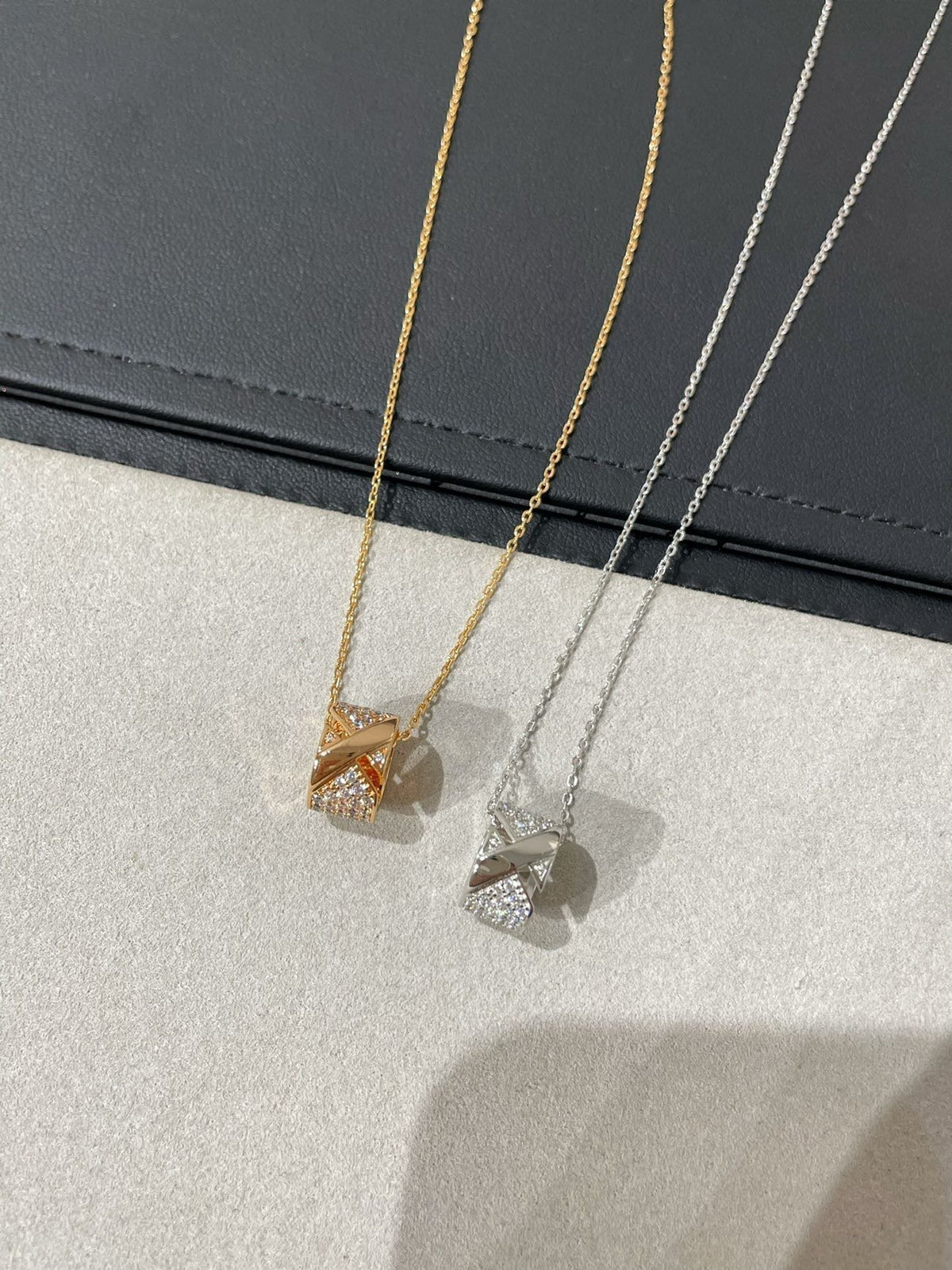 [sparkle Jewelry ]LIENS EVIDENCE DIAMOND PAVED NECKLACE