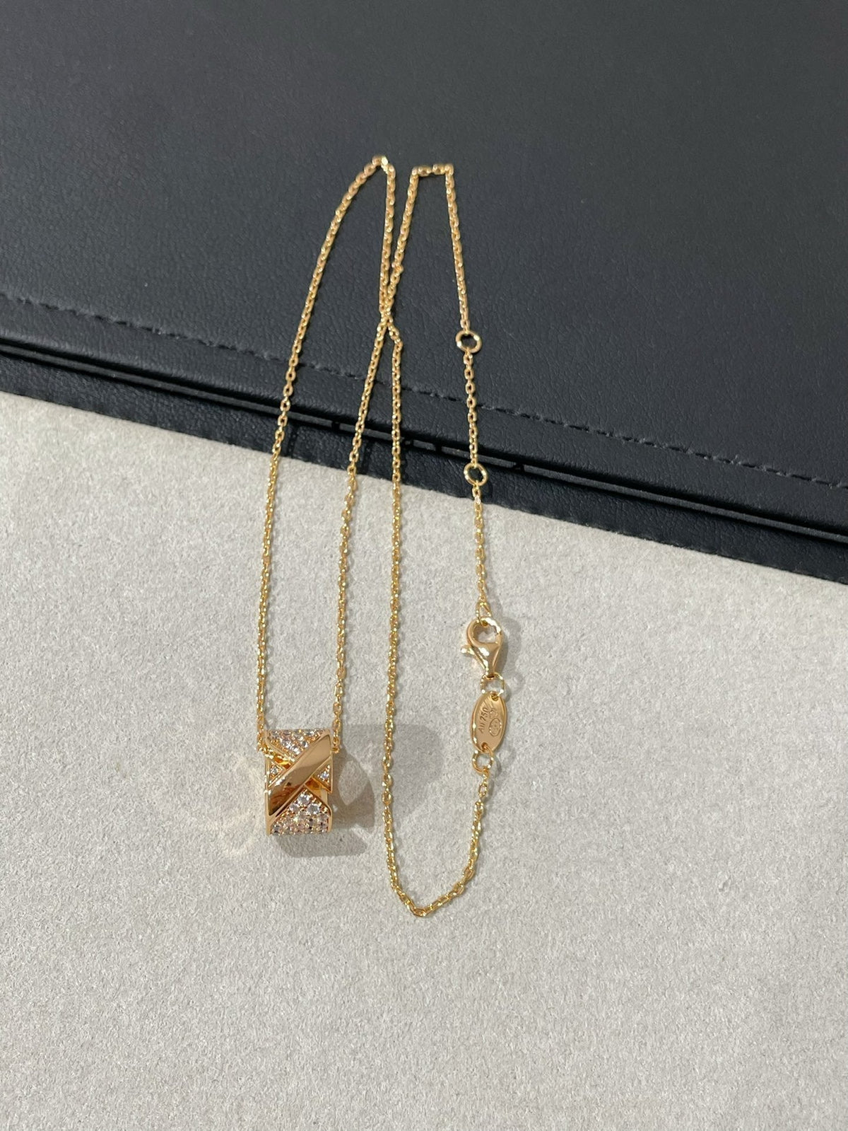 [sparkle Jewelry ]LIENS EVIDENCE DIAMOND PAVED NECKLACE