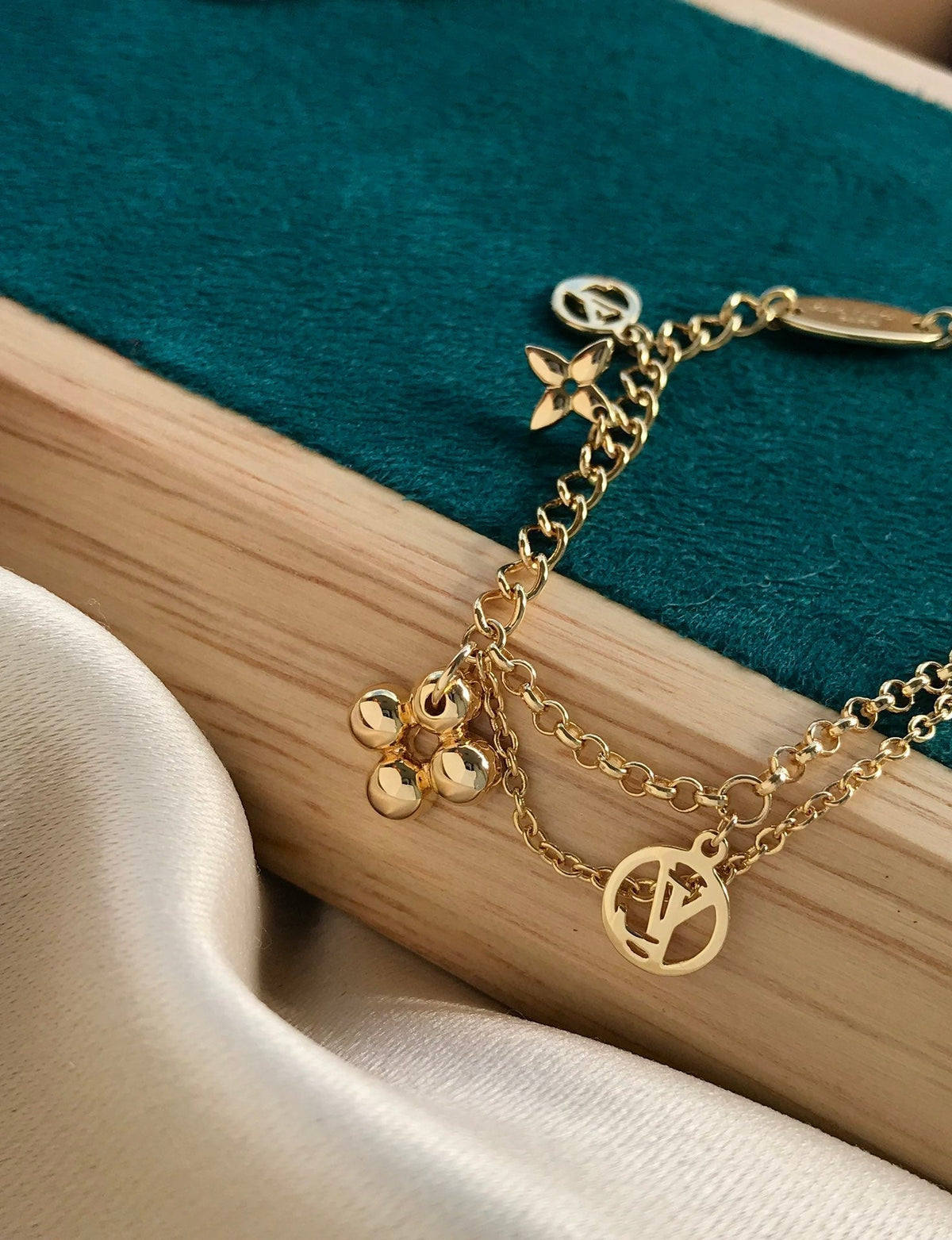 [sparkle Jewelry ]BLOOMING PINK GOLD MOP BRACELET