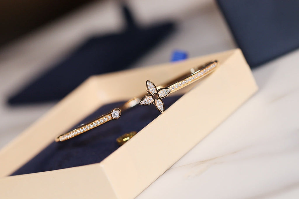 [sparkle Jewelry ]IDYLLE GOLD OPEN BRACELET DIAMOND PAVED