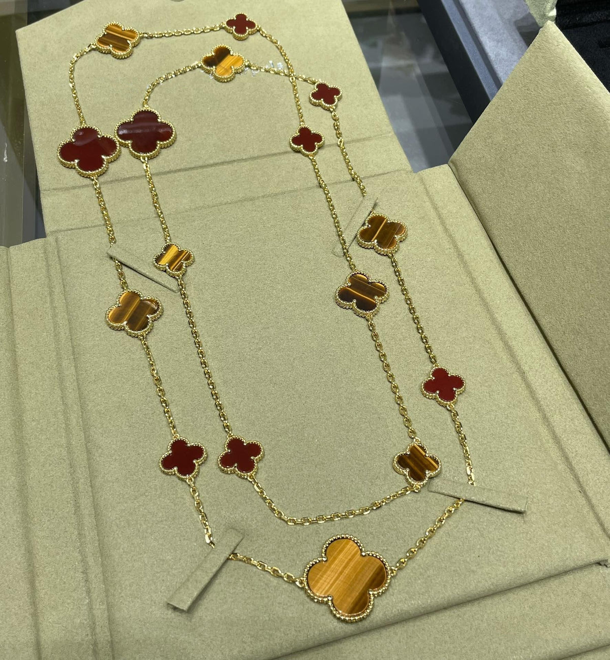 [sparkle Jewelry ]CLOVER 16 MOTIF CARNELIAN TIGER EYE ROSE GOLD NECKLACE