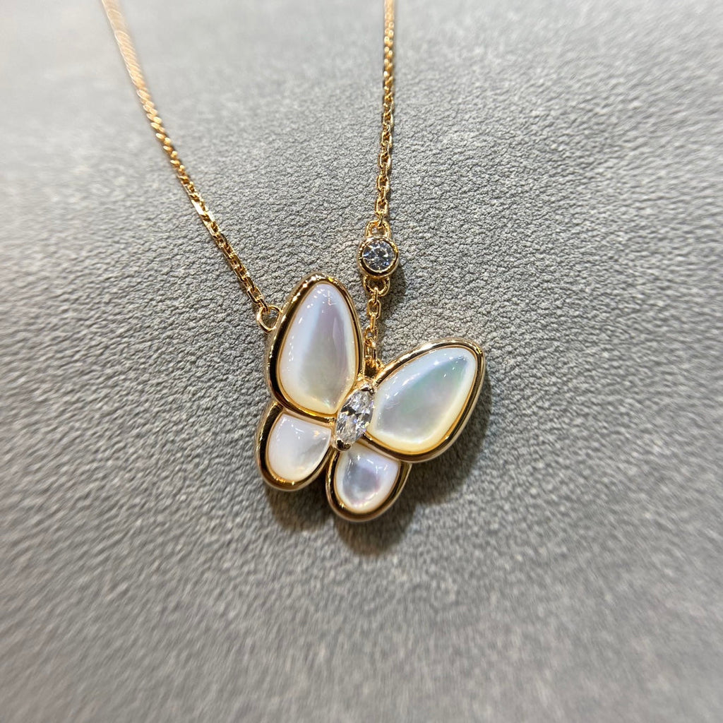 [sparkle Jewelry ]BUTTERFLY MOP DIAMOND NECKLACE