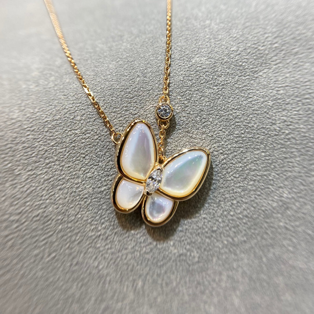 [sparkle Jewelry ]BUTTERFLY MOP DIAMOND NECKLACE
