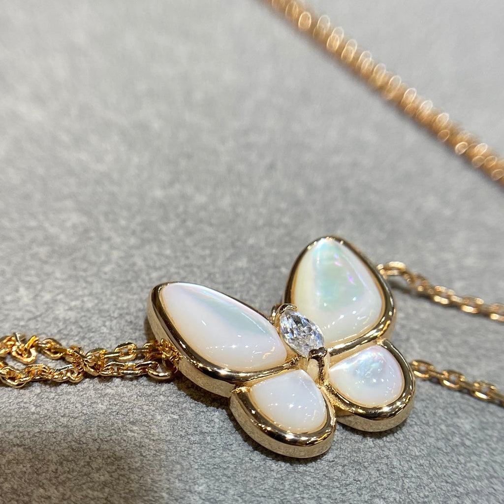 [sparkle Jewelry ]BUTTERFLY MOP DIAMOND NECKLACE