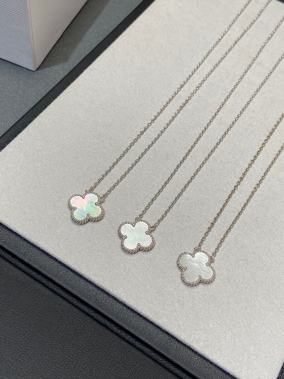 [sparkle Jewelry ]CLOVER MEDIUM SILVER WHITE MOP NECKLACE