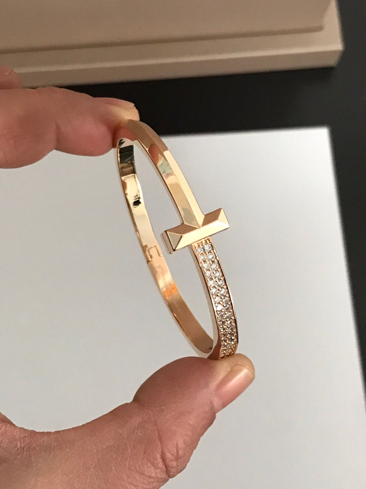 [Sparkle Jewelry]T1 WIDE DIAMOND HINGED BANGLE PINK GOLD