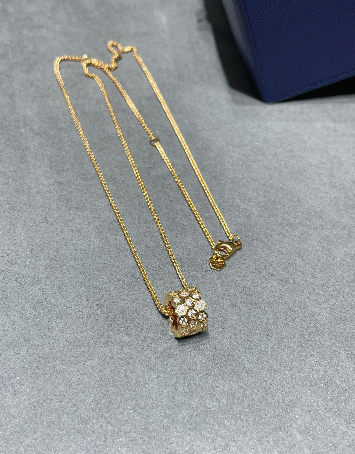 [sparkle Jewelry ]BEE LOVE DIAMOND PAVED 3 ROW NECKLACE