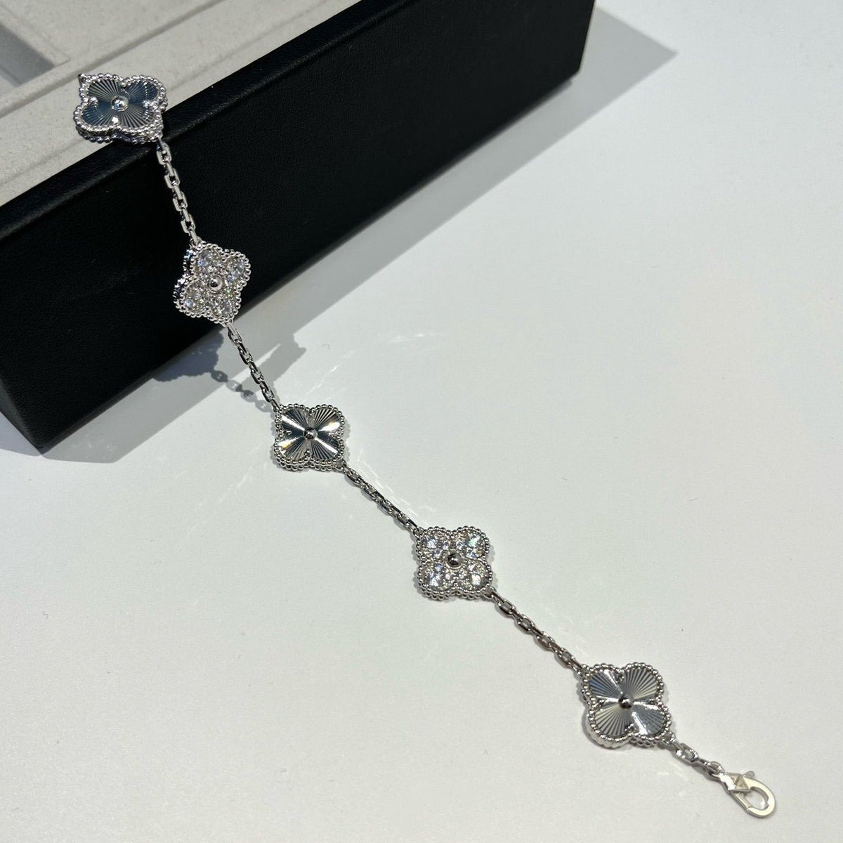 [sparkle Jewelry ] CLOVER 5 MOTIF LASER BRACELET COLLECTION