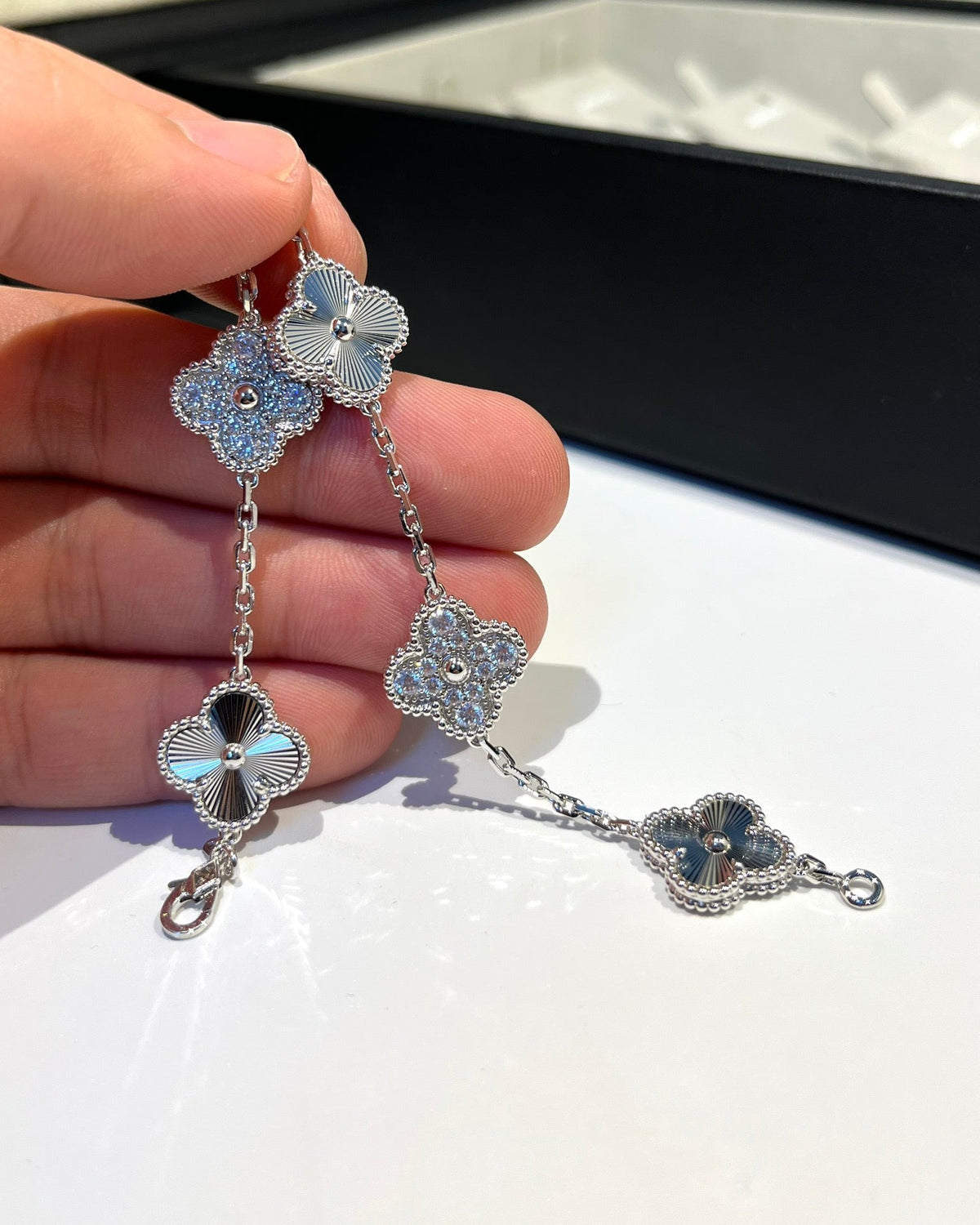 [sparkle Jewelry ] CLOVER 5 MOTIF LASER BRACELET COLLECTION