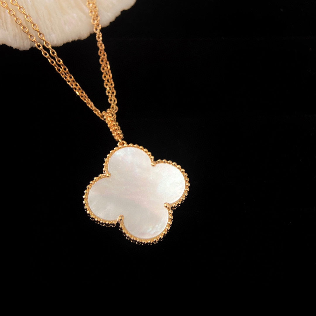 [sparkle Jewelry ]CLOVER 25MM MOP LARGE PENDANT NECKLACE