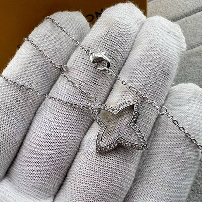 [sparkle Jewelry]FOUR-LEAF CLOVER OPENWORK NECKLACE