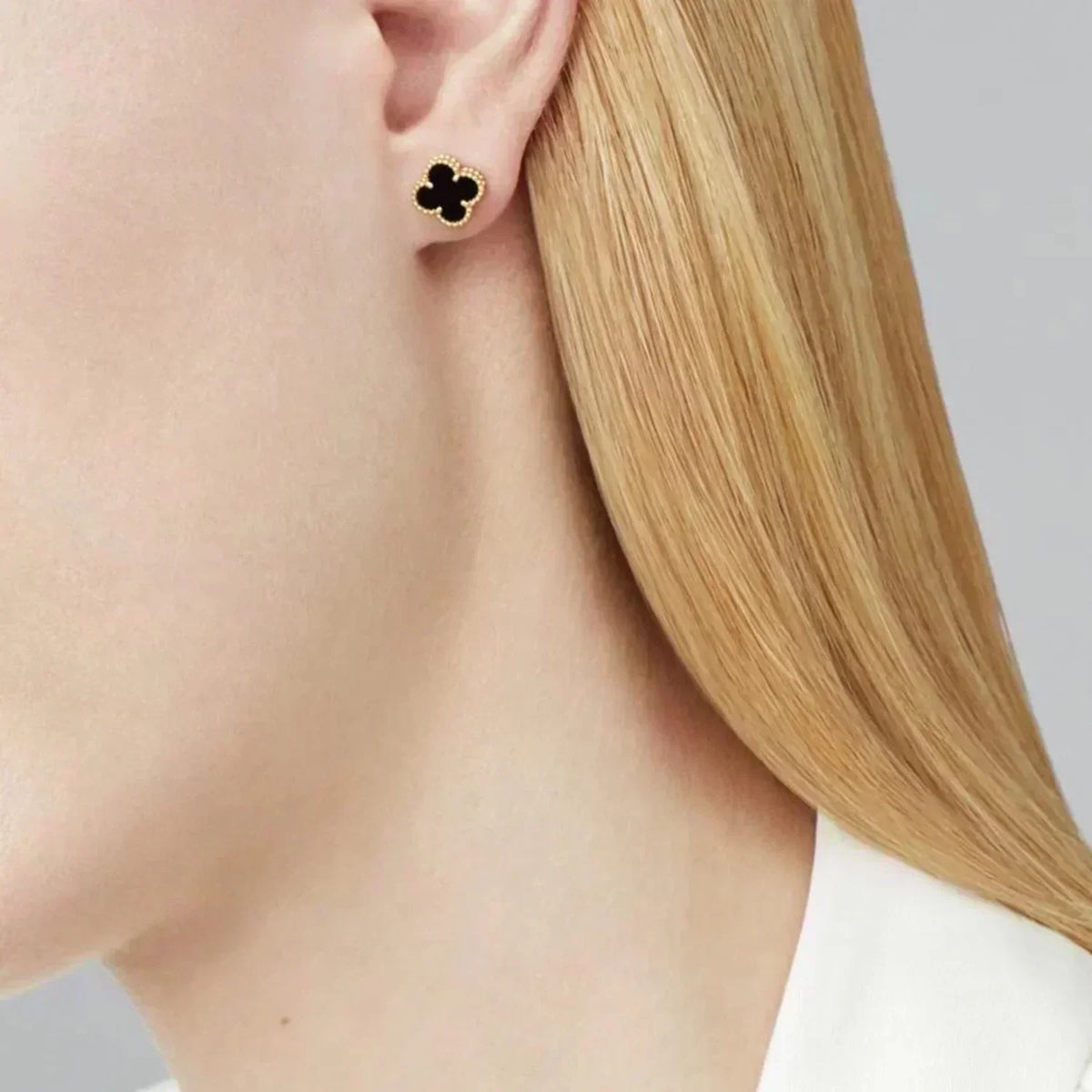 [sparkle Jewelry ]CLOVER MINI 9.5MM BLACK MOP EARRINGS
