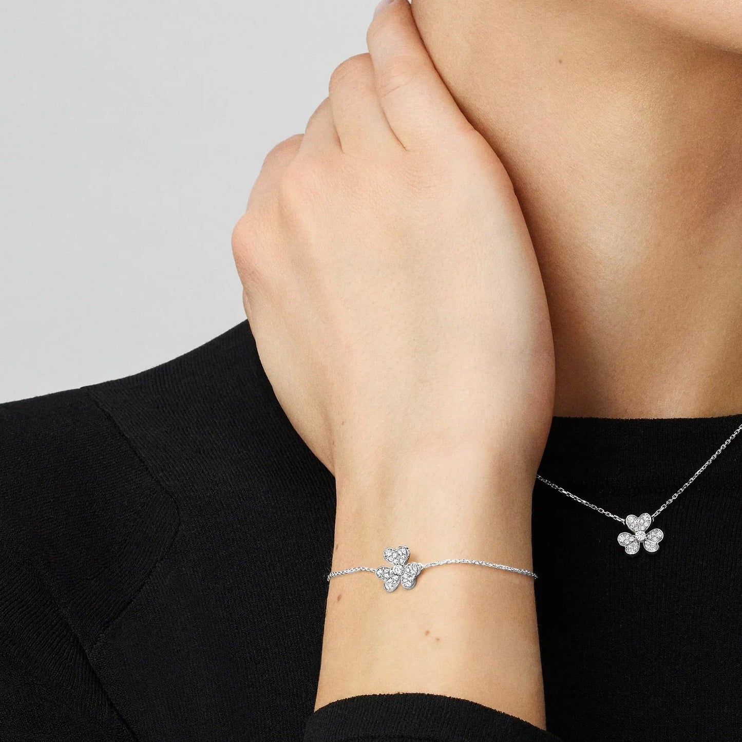 [Sparkle]LUMINOUS BLOSSOM SINGLE-MOTIF CHARM-ARMBAND