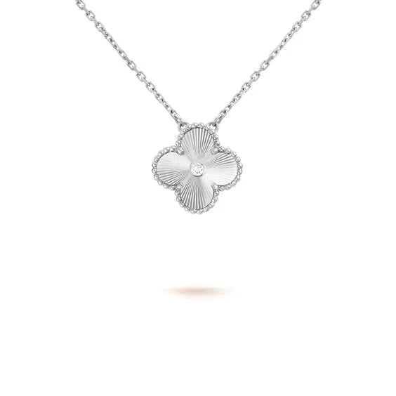 [sparkle Jewelry ]CLOVER  15MM DIAMOND LASER NECKLACE SILVER