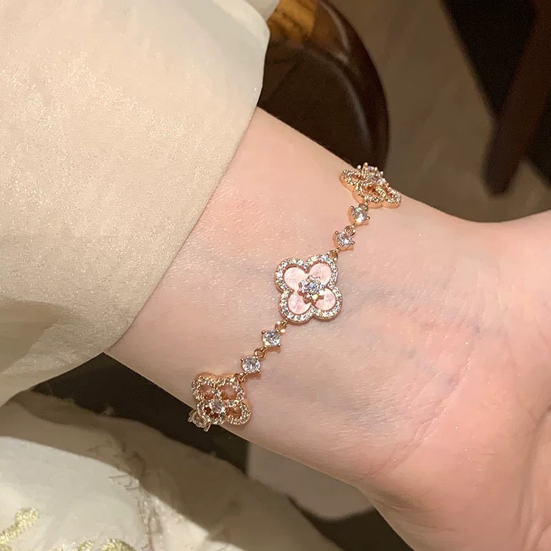 [sparkle Jewelry ]CLOVER 5 MOTIF PINK BLUE RED WHITE BRACELET