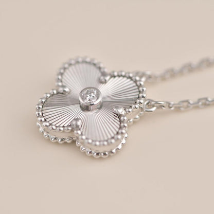 [sparkle Jewelry ]CLOVER  15MM DIAMOND LASER NECKLACE SILVER