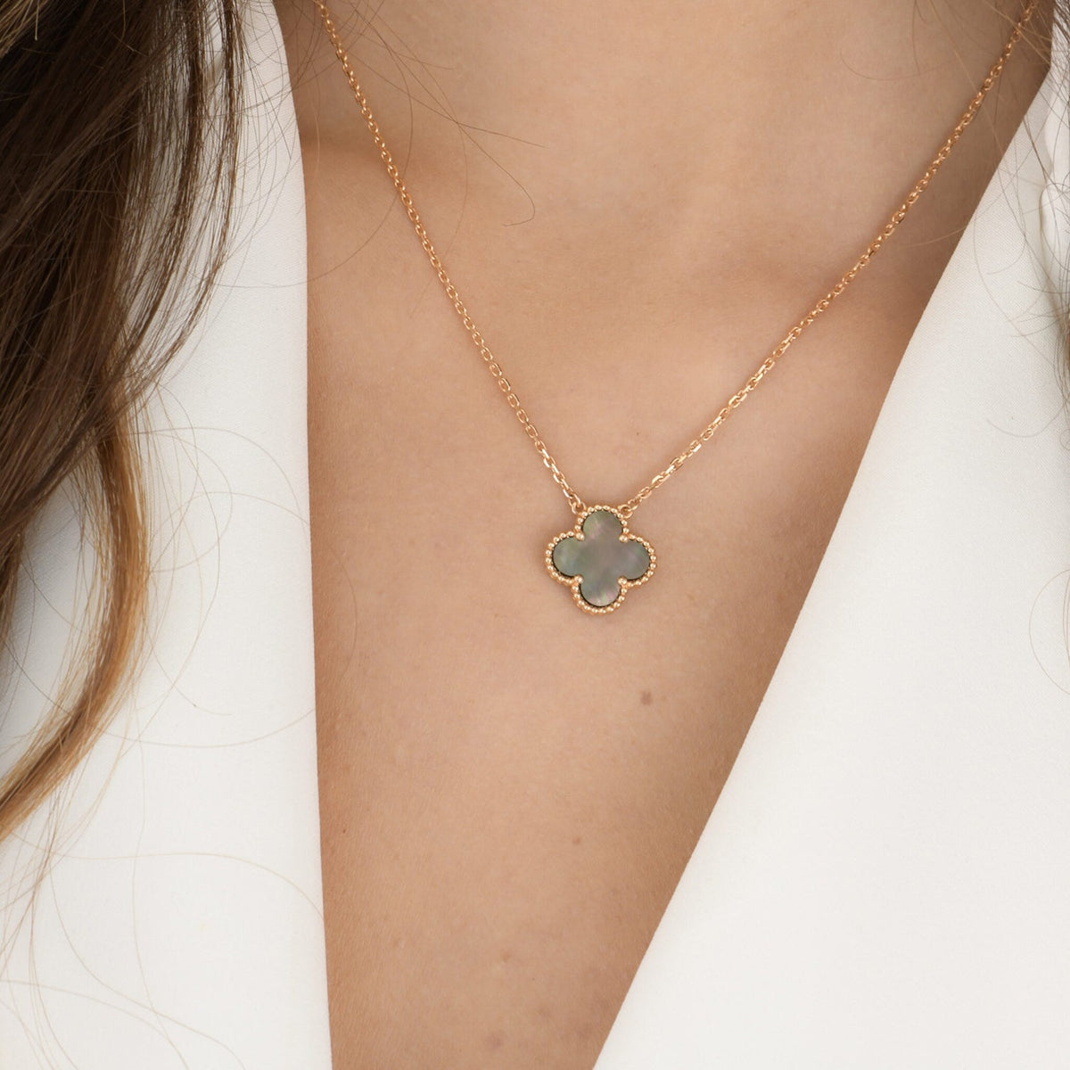 [sparkle Jewelry ]CLOVER 15MM  GRAY MOTHER OF PEARL NECKLACE