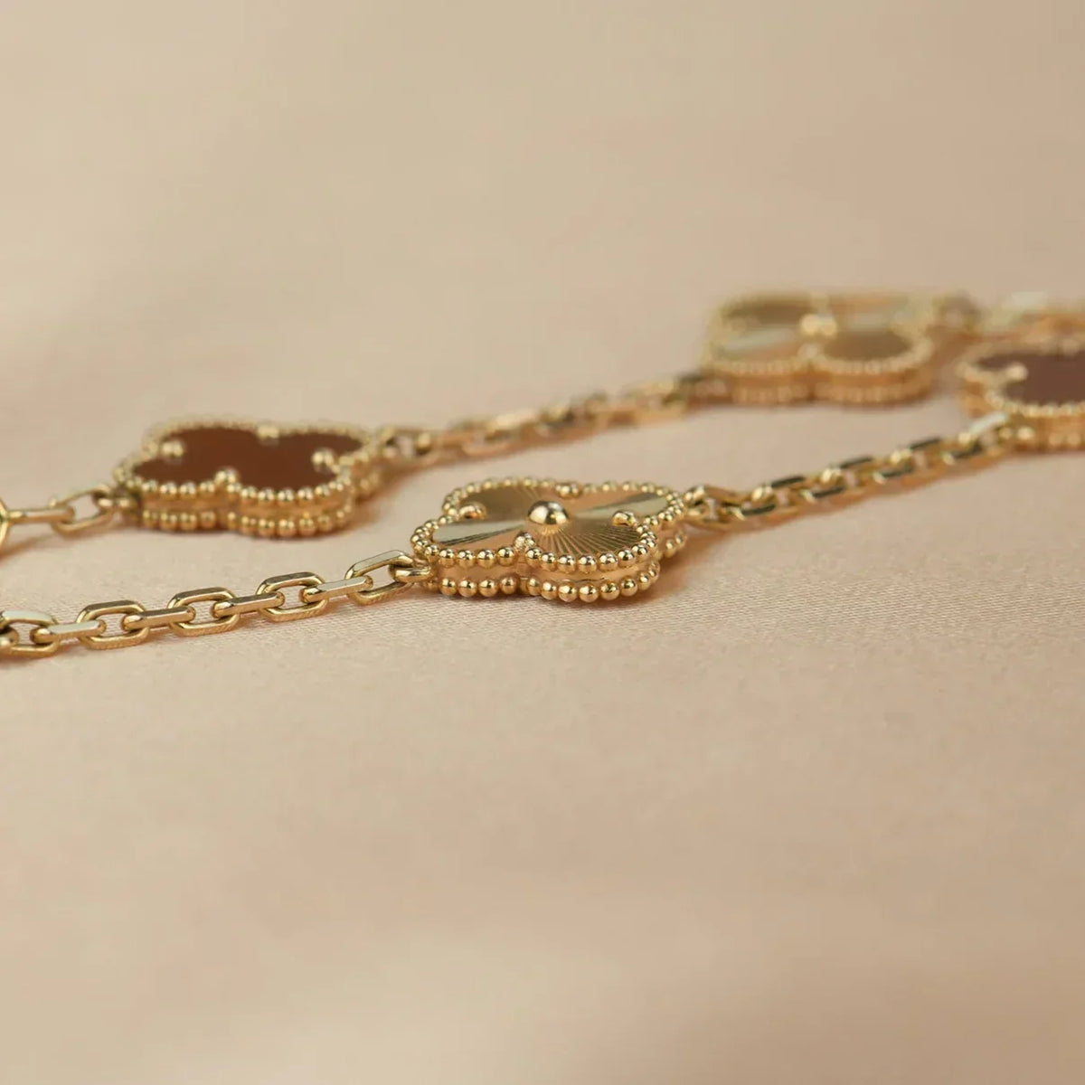 [sparkle Jewelry ] CLOVER 5 MOTIF RED CORNELIAN BRACELET COLLECTION