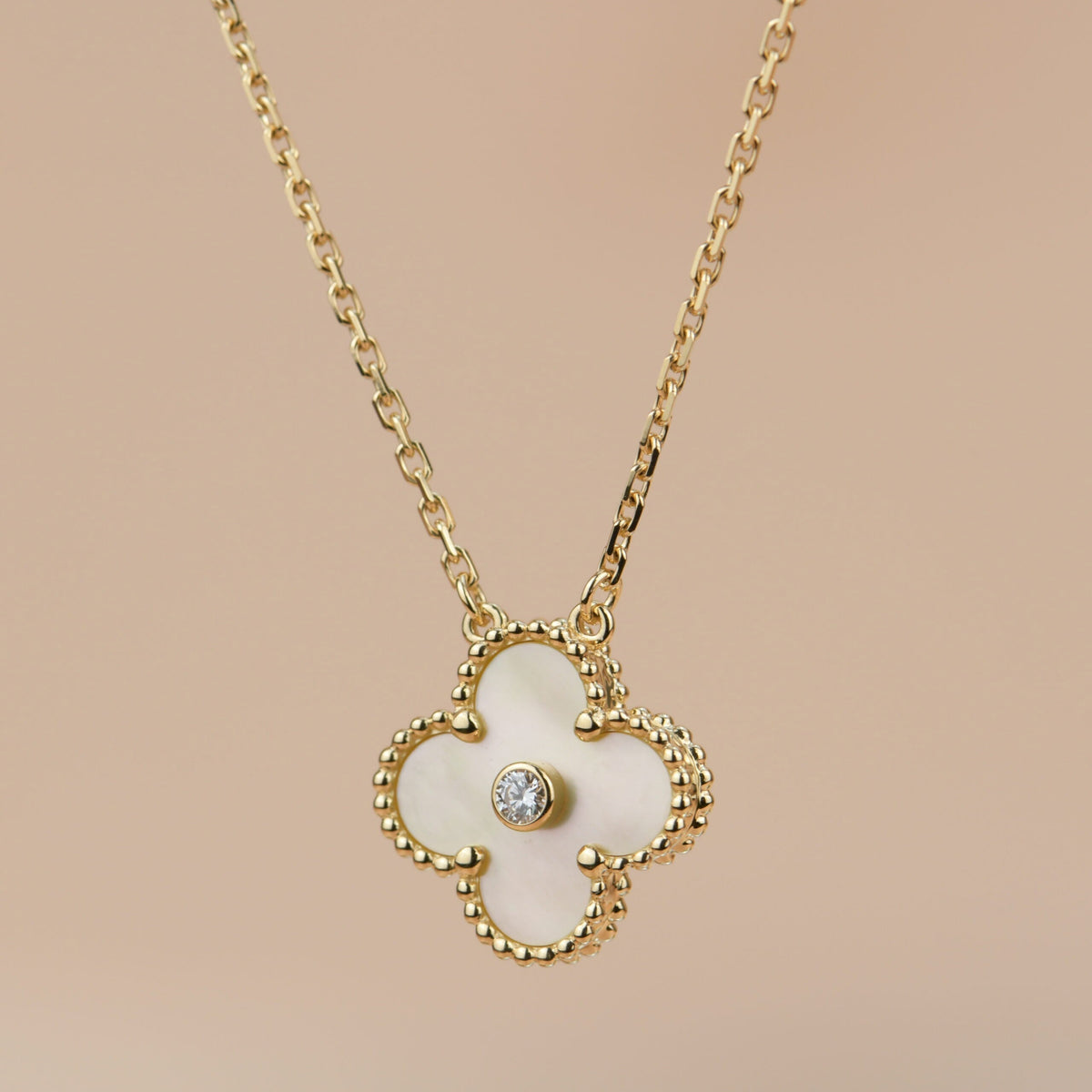 [sparkle Jewelry ]CLOVER 15MM DIAMOND GOLD MOTHER OF PEARL NECKLACE