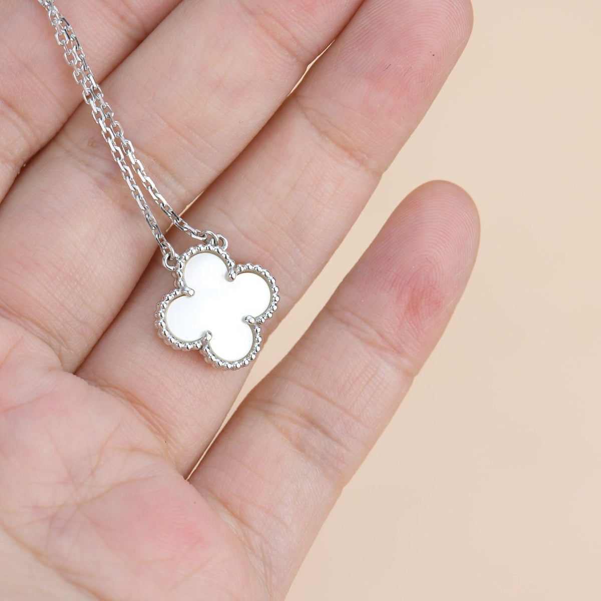 [sparkle Jewelry ]CLOVER  15MM WHITE MOTHER-OF-PEARL SILVER