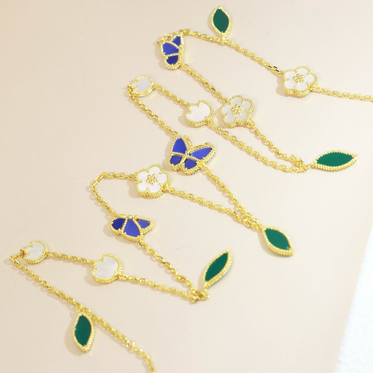 [sparkle Jewelry]LUCKY SPRING BUTTERFLY 15 FLOWER NECKLACE
