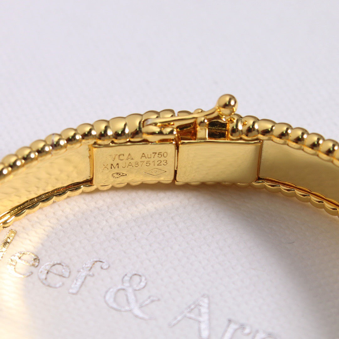 [sparkle Jewels]  Kaleidoscope Bracelet Signature Engraved Version
