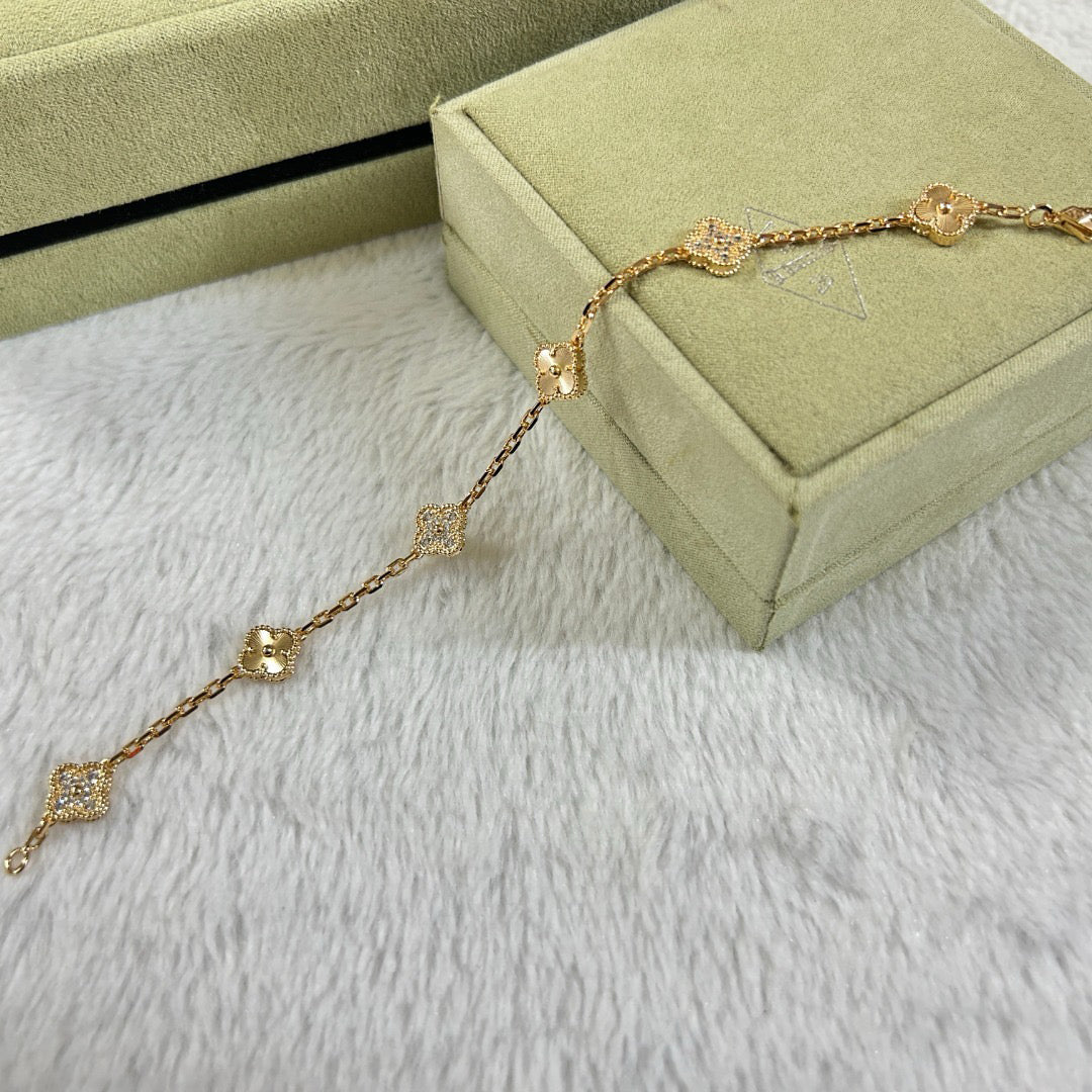 [sparkle Jewelry ]CLOVER 6 MOTIF DIAMOND LASER BRACELET