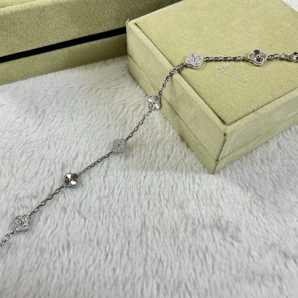 [sparkle Jewelry ]CLOVER 6 MOTIF DIAMOND LASER BRACELET