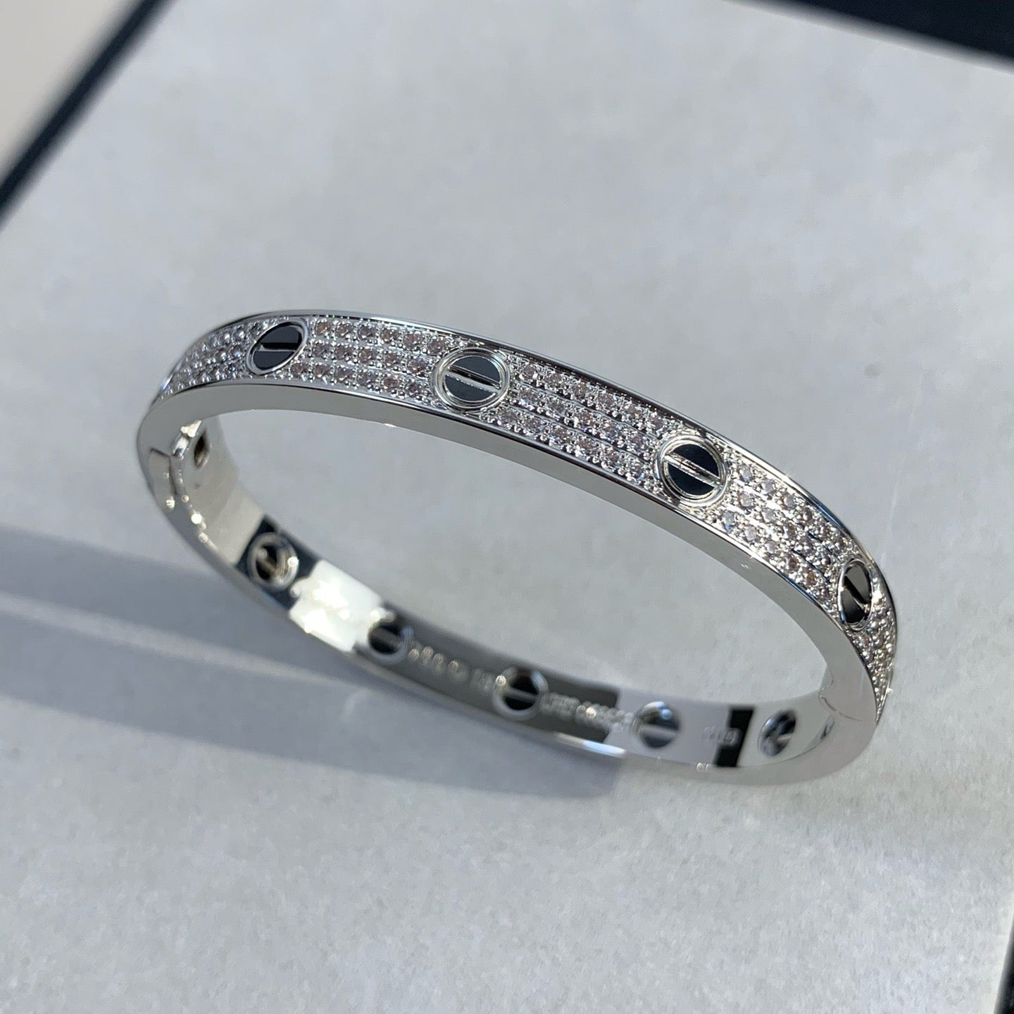 [Sparkle]KLASSISCHER 6.1MM LOVE ARMREIF – DIAMANT PAVÉ & SCHWARZE KERAMIK