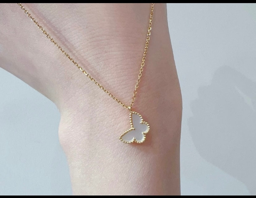 [sparkle Jewellery]Mother of Pearl Sweet Butterflies Pendant Necklace