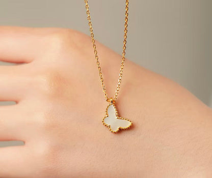 [sparkle Jewellery]Mother of Pearl Sweet Butterflies Pendant Necklace