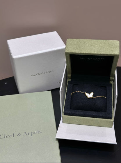 [sparkle Jewelry ]White Mop Butterfly Bracelet