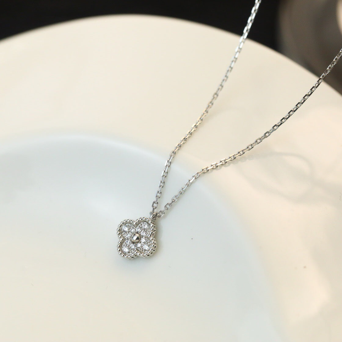 [sparkle Jewelry ]CLOVER MINI 9.5MM PENDANT DIAMOND NECKLACE