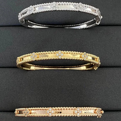 [sparkle Jewelry ]CLOVER BRACELET 4MM DIAMONDS