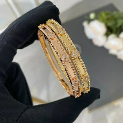 [sparkle Jewelry ]CLOVER BRACELET 4MM DIAMONDS